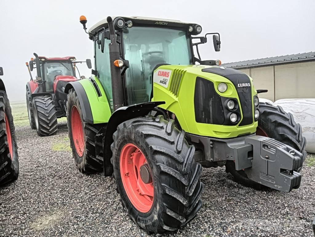 CLAAS Arion 440 Traktory