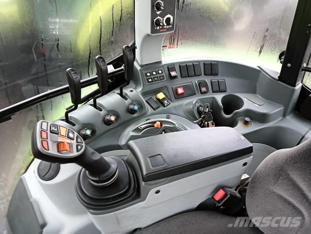 CLAAS Arion 440 Traktory