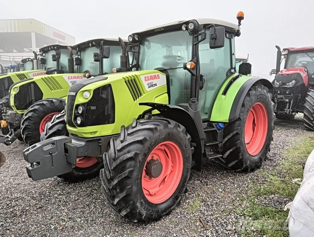 CLAAS Arion 440 Traktory