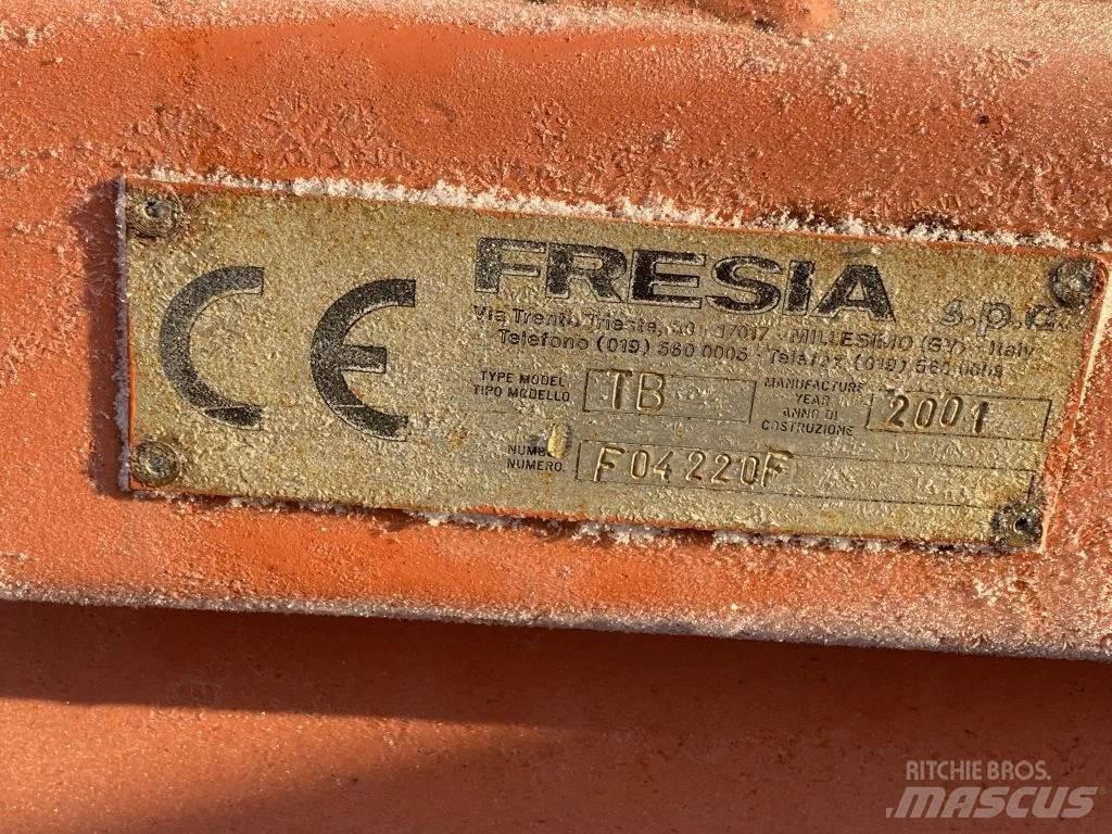  Fresia + Snow shovel Snežné pluhy, predné snežné radlice