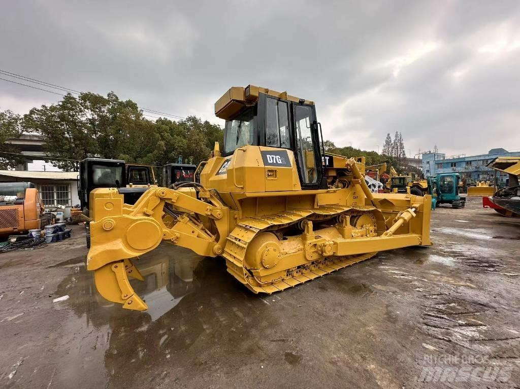 CAT D 7 G Pásové dozéry