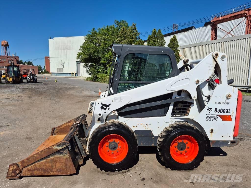 Bobcat S 570 Šmykom riadené nakladače