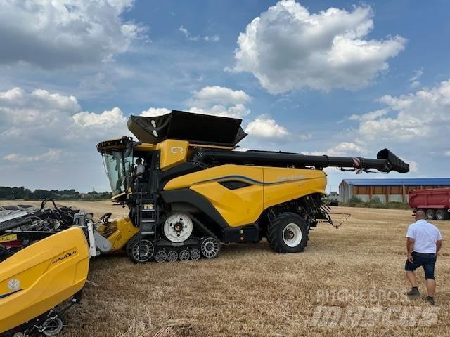 New Holland CR11 Kombinované zberacie stroje