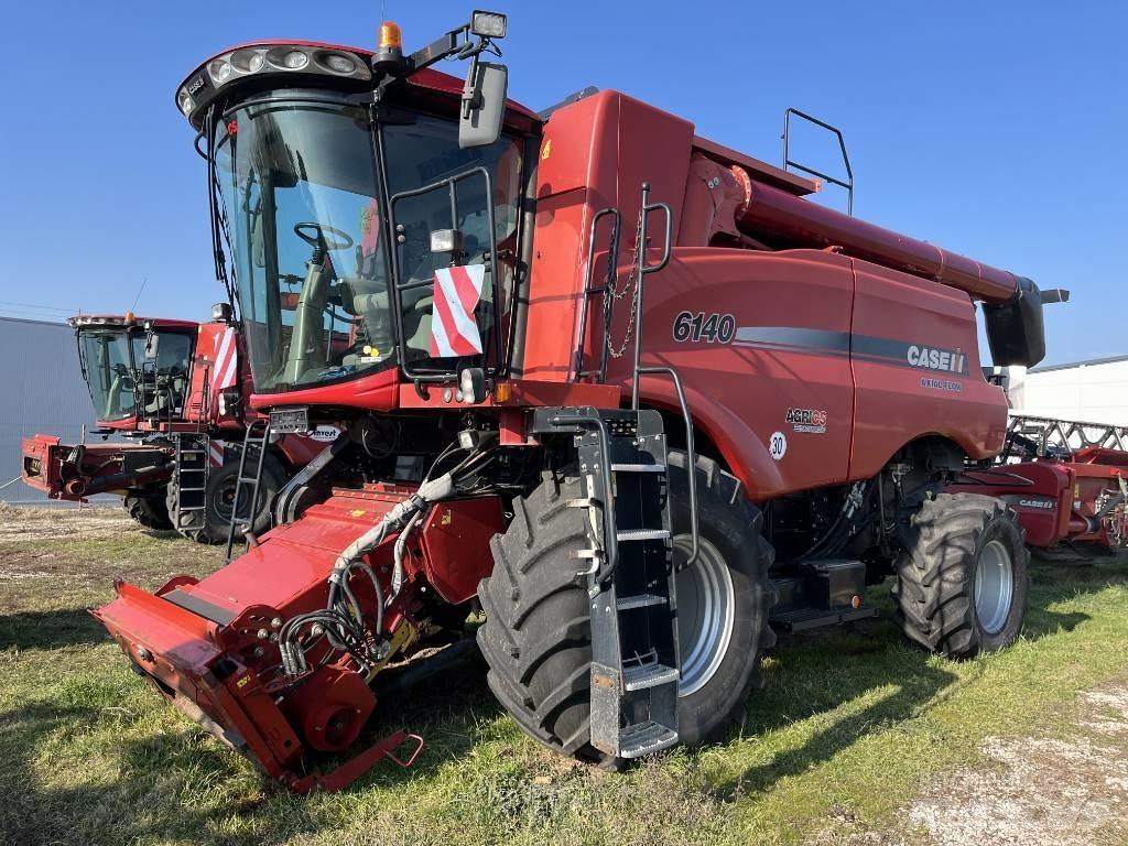 Case IH AF6140 Kombinované zberacie stroje