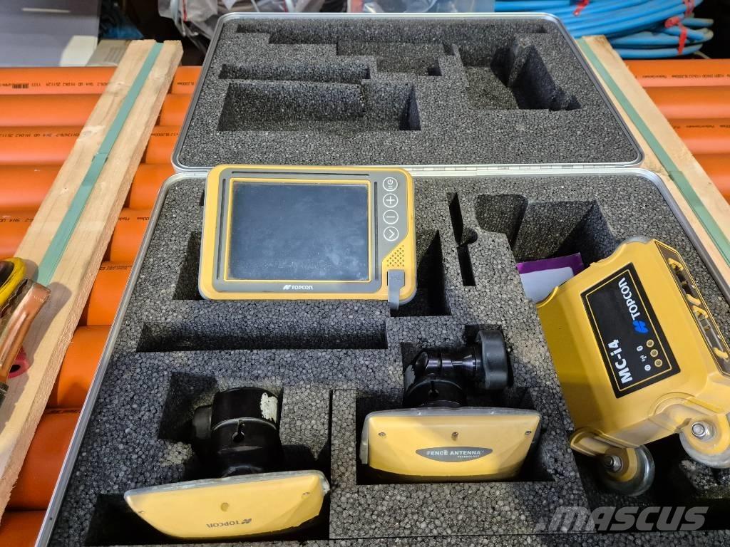 Komatsu PC210 LC-11 Pásové rýpadlá