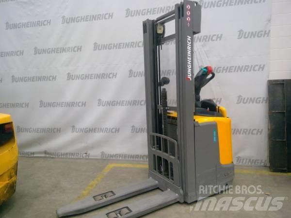 Jungheinrich ERC 212 Samohybné vozíky