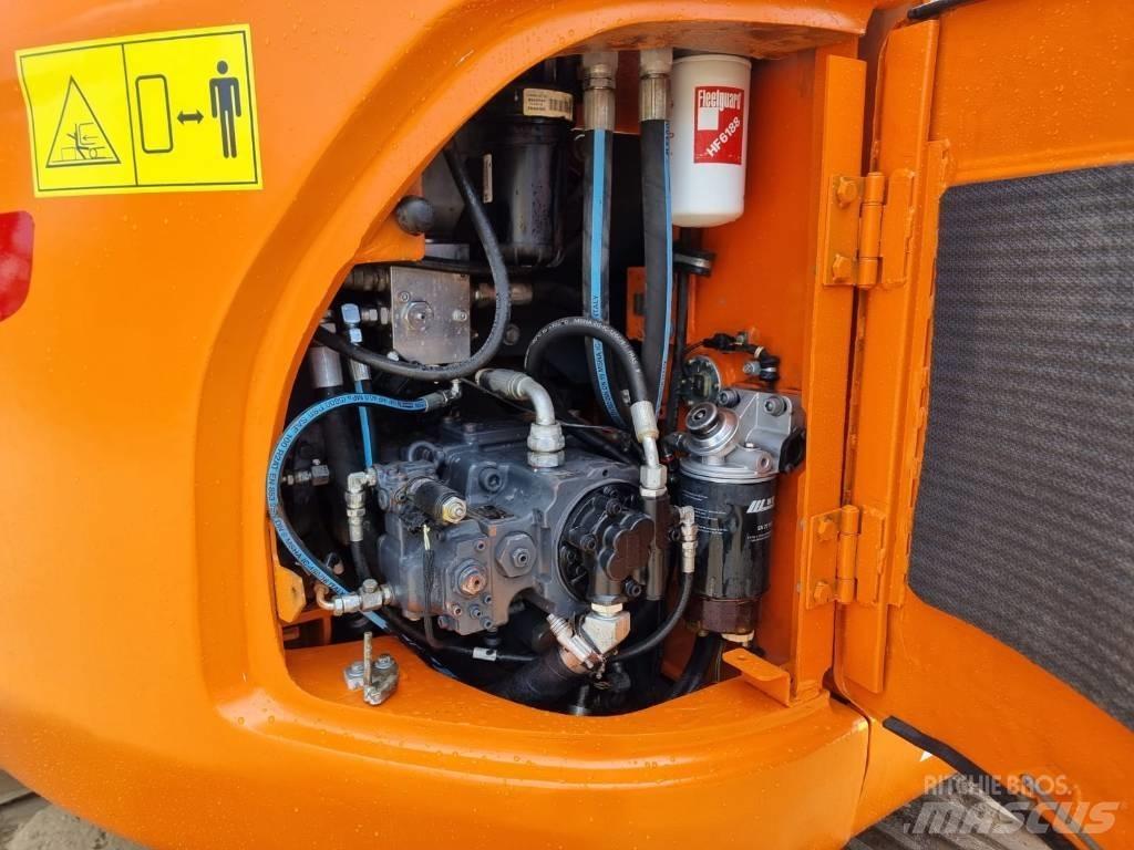Doosan DX 140 LC-3 Pásové rýpadlá