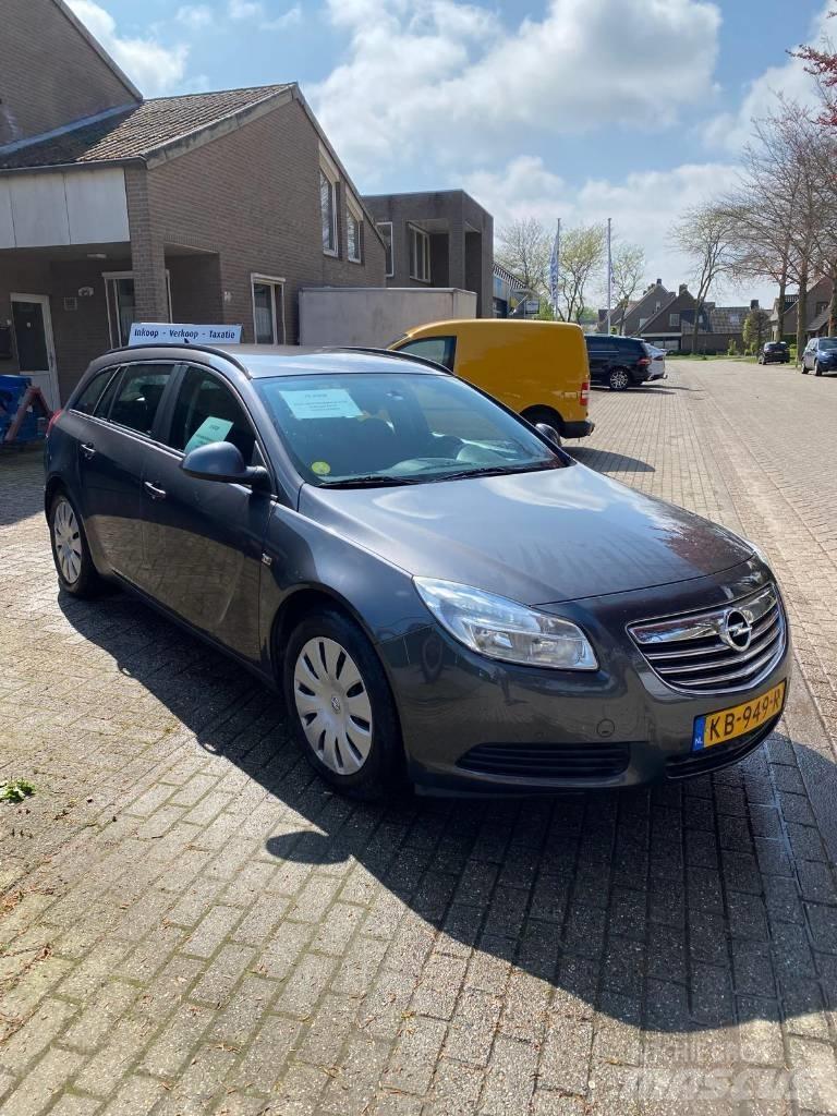Opel Insignia Automobily