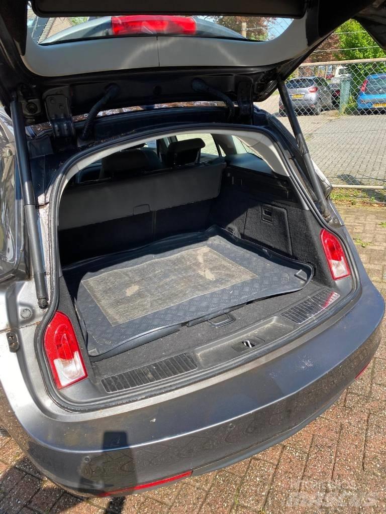 Opel Insignia Automobily
