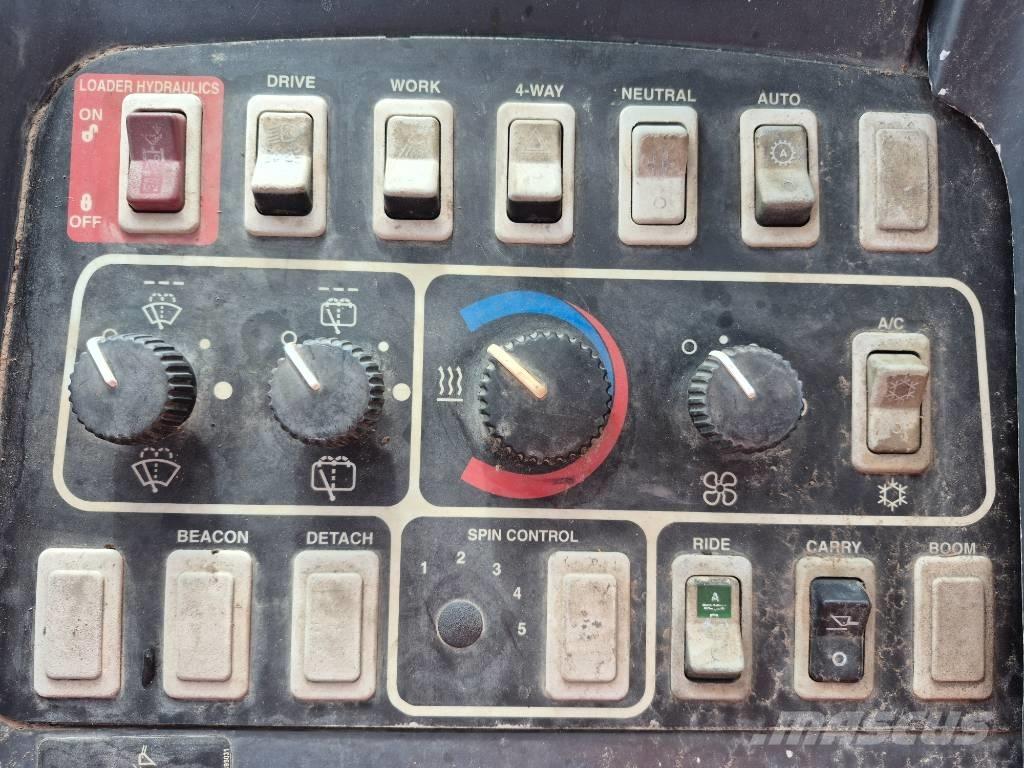 John Deere 444 H Kolesové nakladače