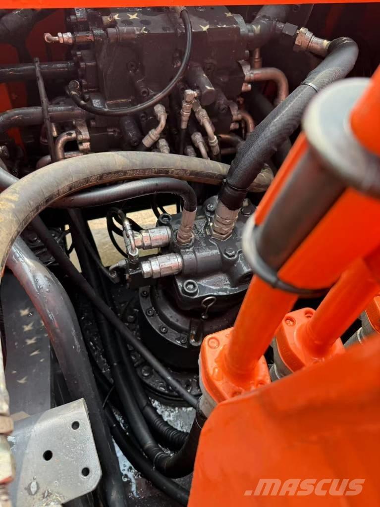 Doosan DX 225 LCA Pásové rýpadlá