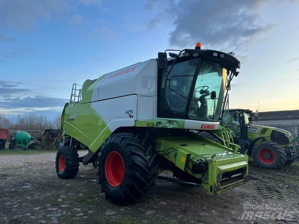 CLAAS Tucano 440 Kombinované zberacie stroje