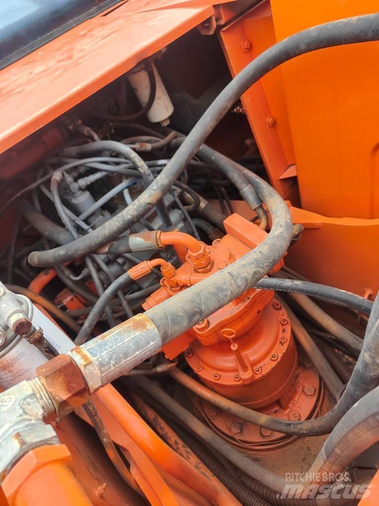 Doosan 220 LC-7 Pásové rýpadlá