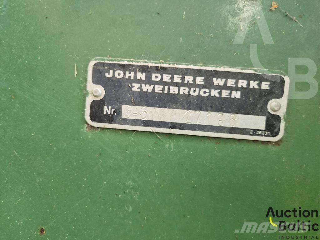 John Deere 935 Kombinované zberacie stroje