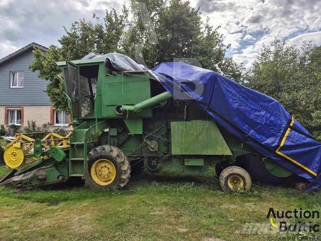 John Deere 935 Kombinované zberacie stroje