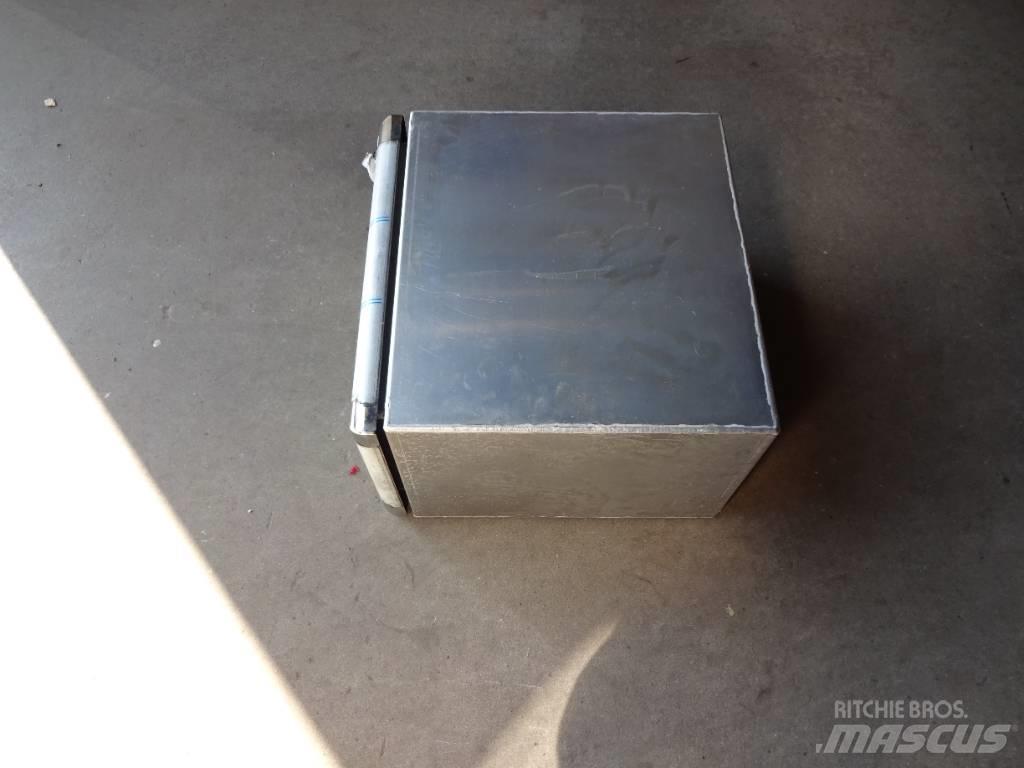  Krima Låda 50x50x30 Doprava – ostatné