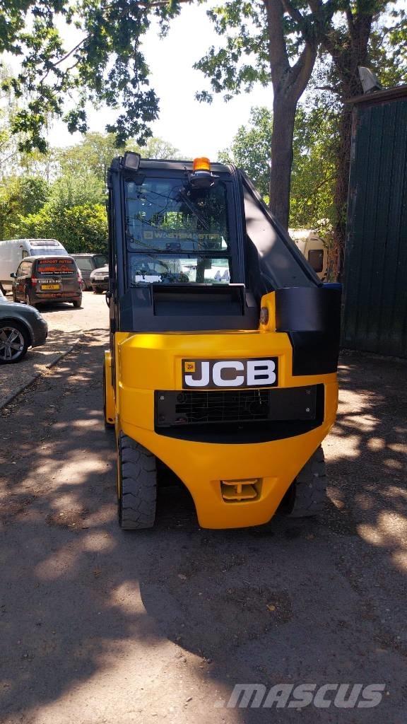 JCB TLT 35 D Teleskopické manipulátory