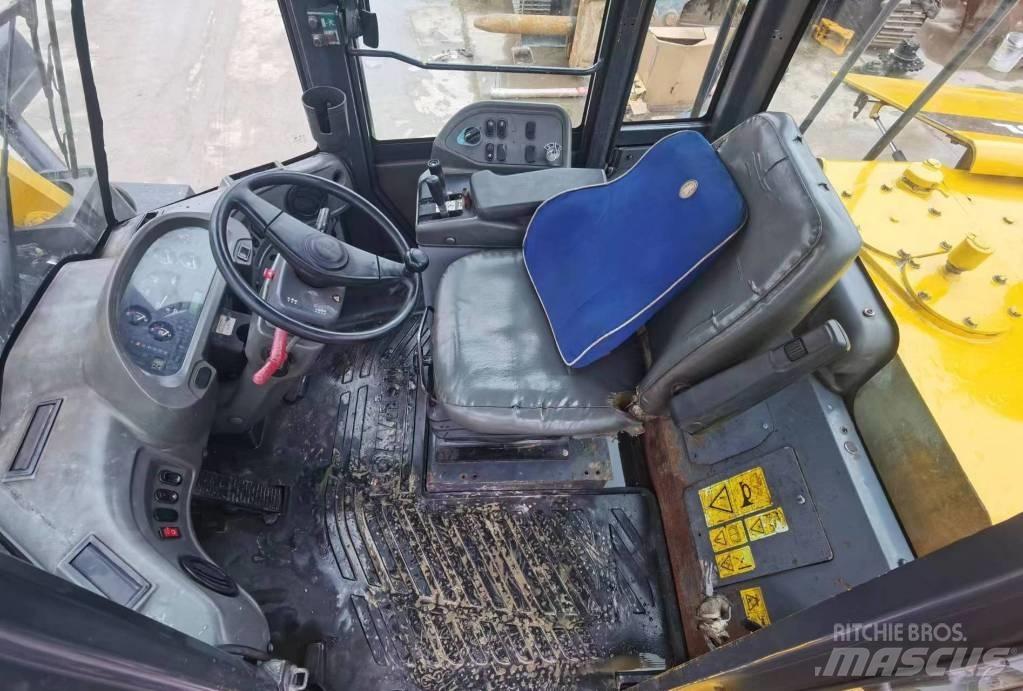 Komatsu WA 380 Kolesové nakladače