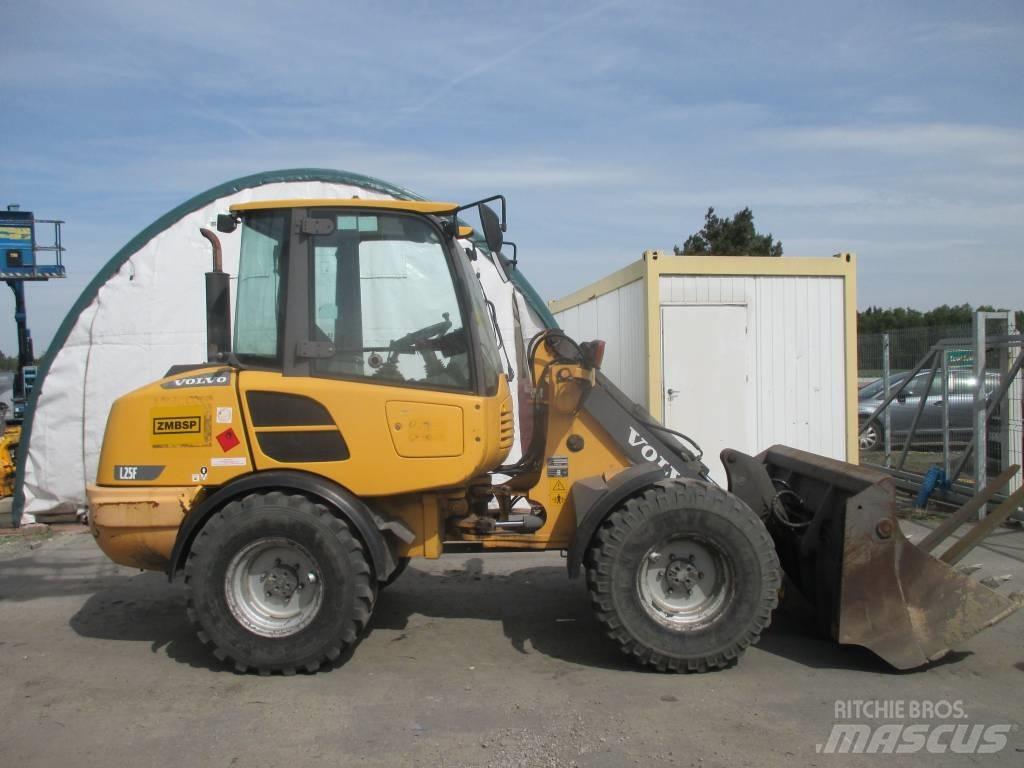 Volvo L 25 F Kolesové nakladače