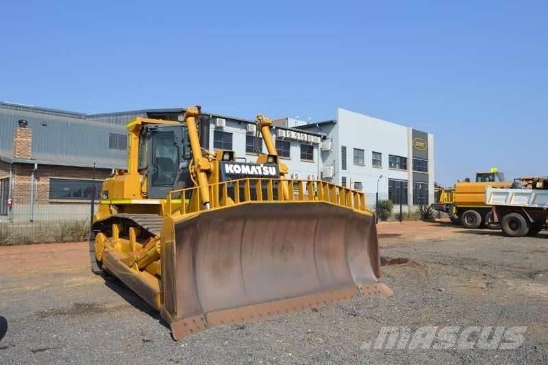 Komatsu D155-5 Pásové dozéry