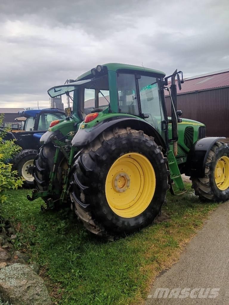 John Deere 6820 6820 Traktory
