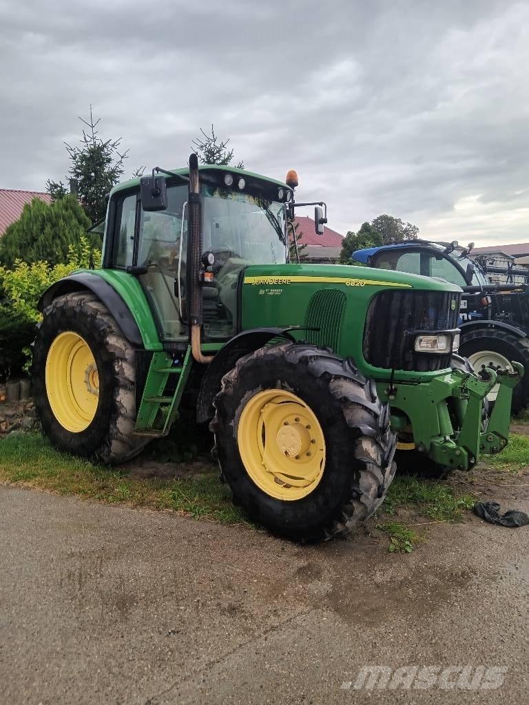 John Deere 6820 6820 Traktory