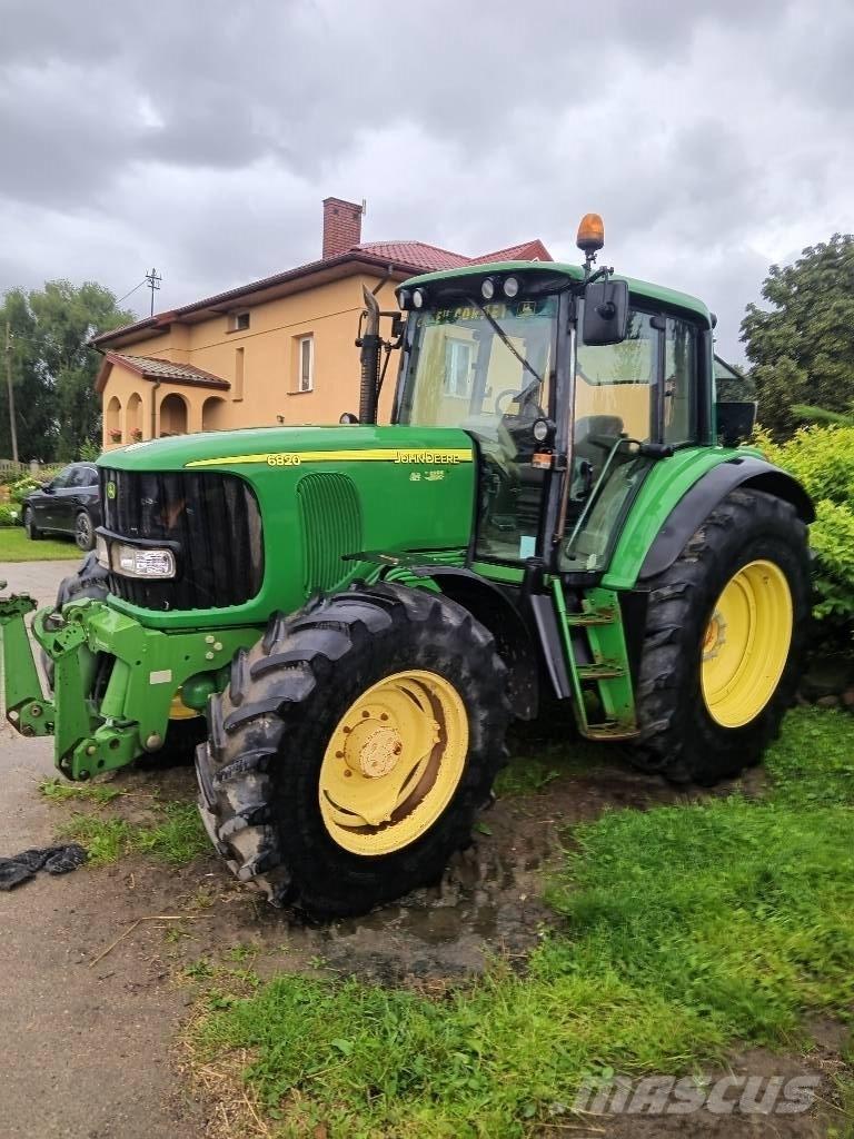 John Deere 6820 6820 Traktory