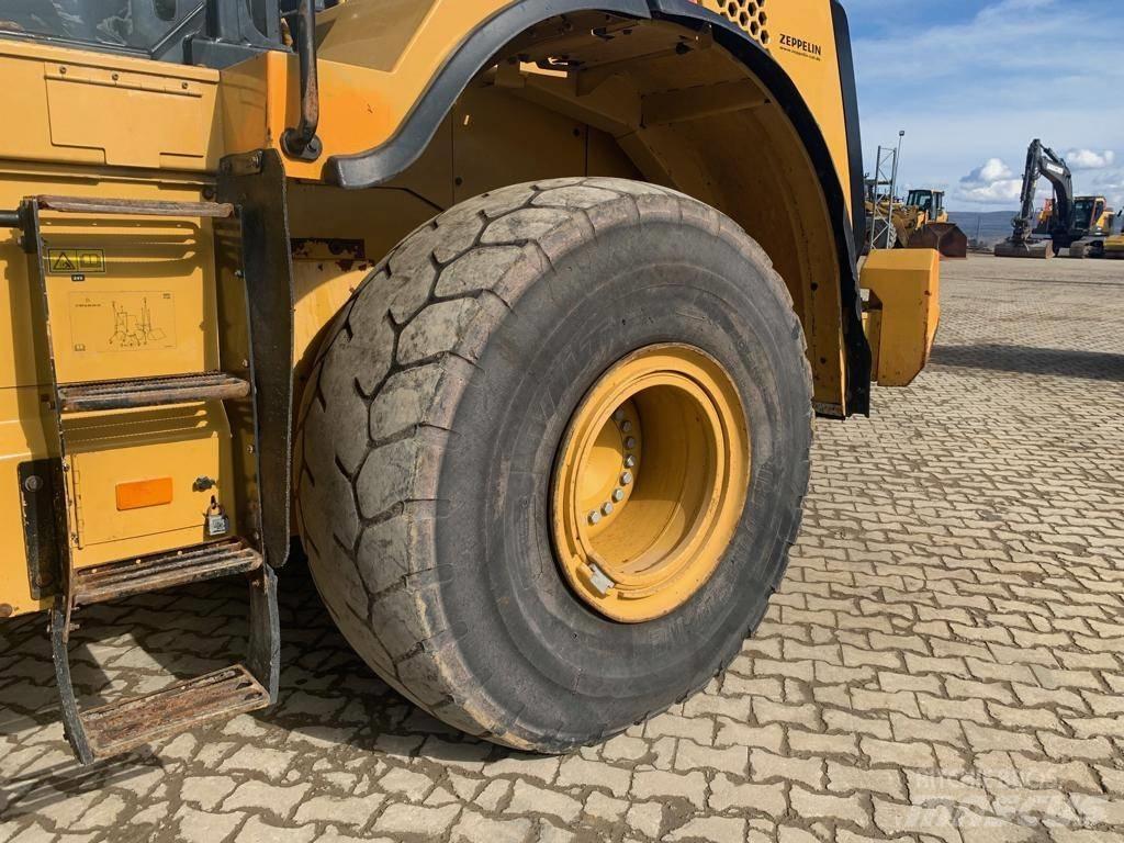 CAT 966K XE Kolesové nakladače
