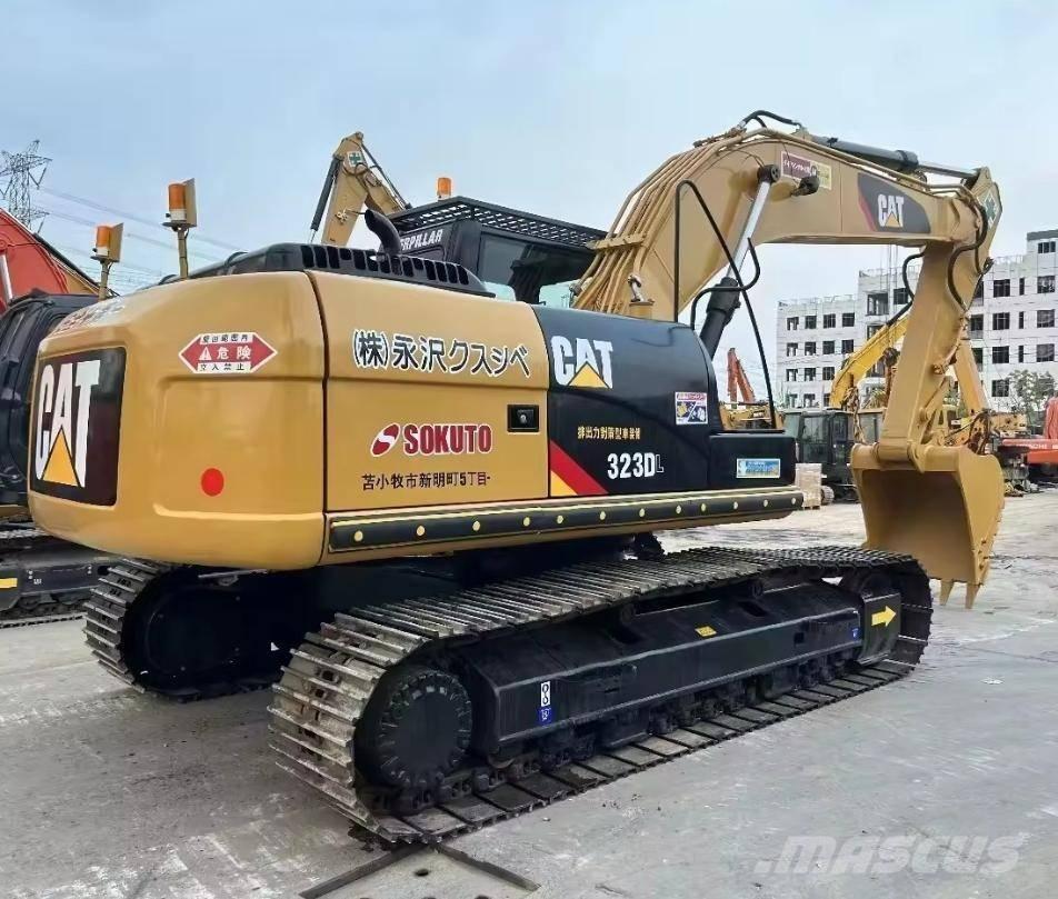 CAT 323 D Pásové rýpadlá