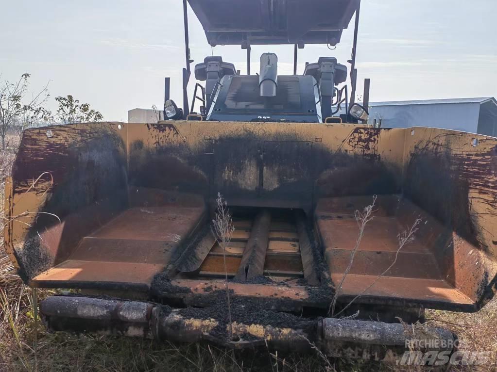CAT AP655F Finišéry