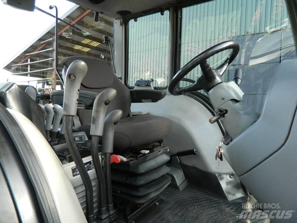 Valtra 8550 Traktory