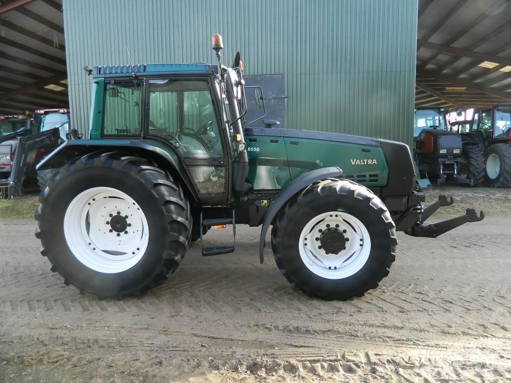Valtra 8550 Traktory