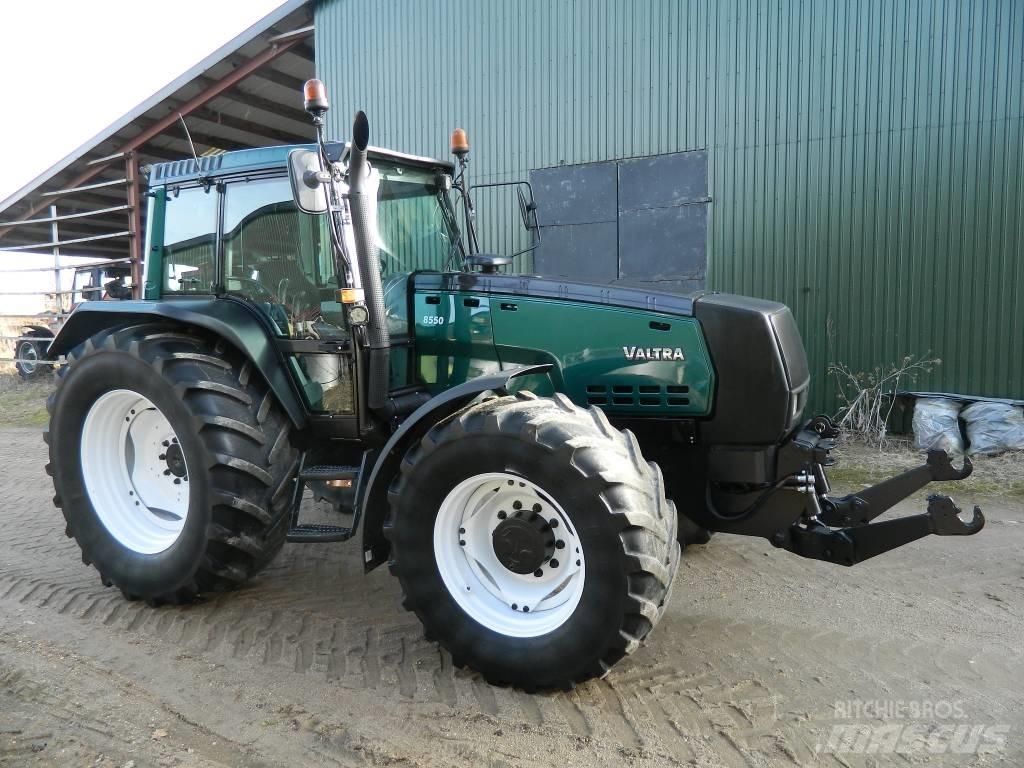 Valtra 8550 Traktory