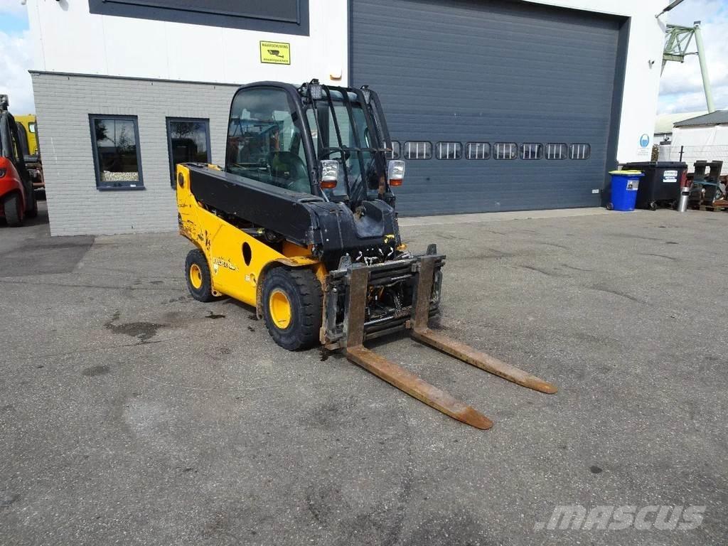 JCB TLT30 Teleskopické manipulátory