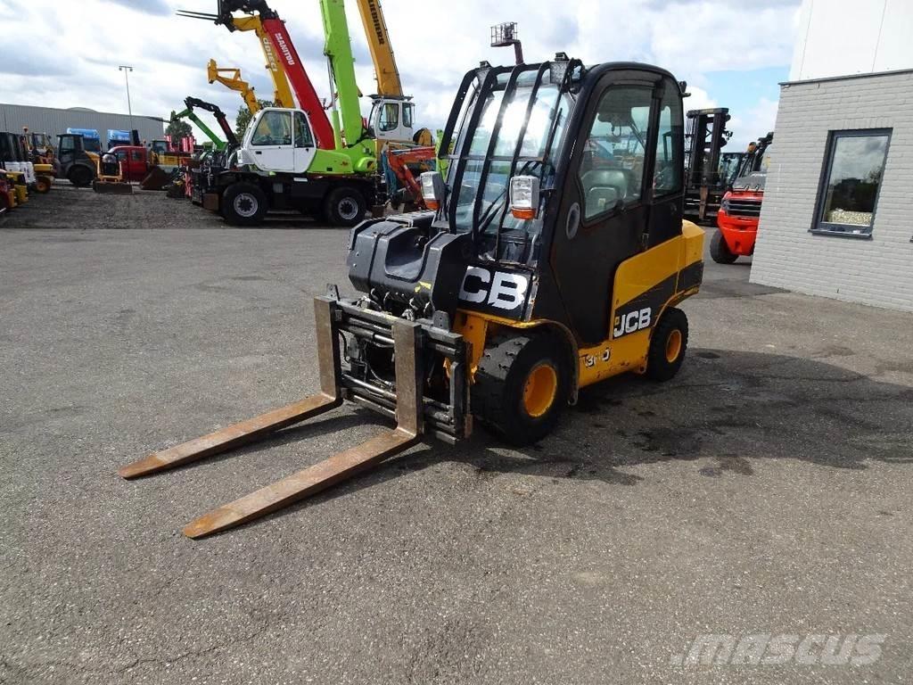 JCB TLT30 Teleskopické manipulátory