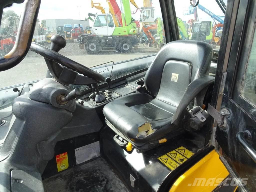 JCB TLT30 Teleskopické manipulátory