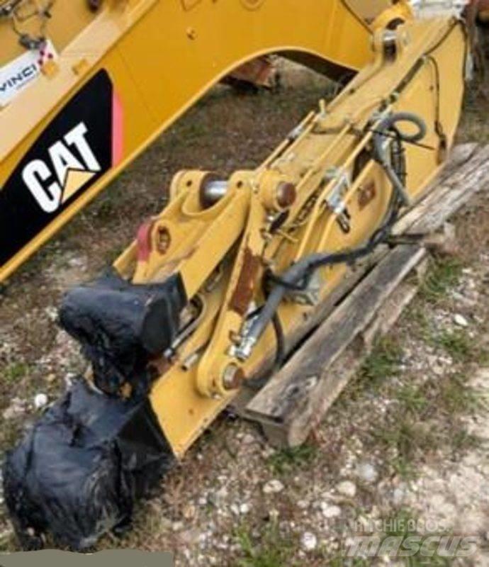CAT 319 Výložníky a lyžice