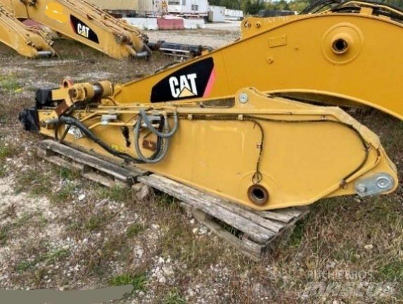 CAT 319 Výložníky a lyžice
