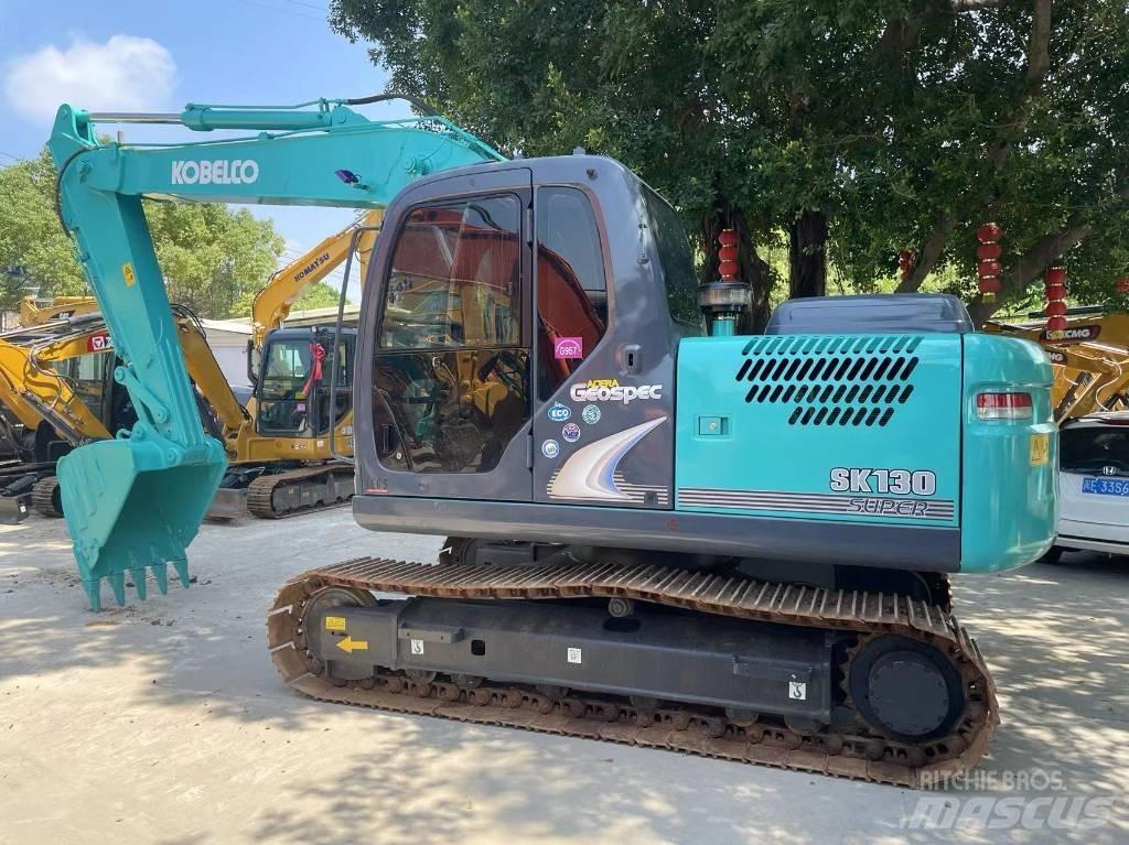 Kobelco SK130-8 Midi rýpadlá 7 t - 12 t
