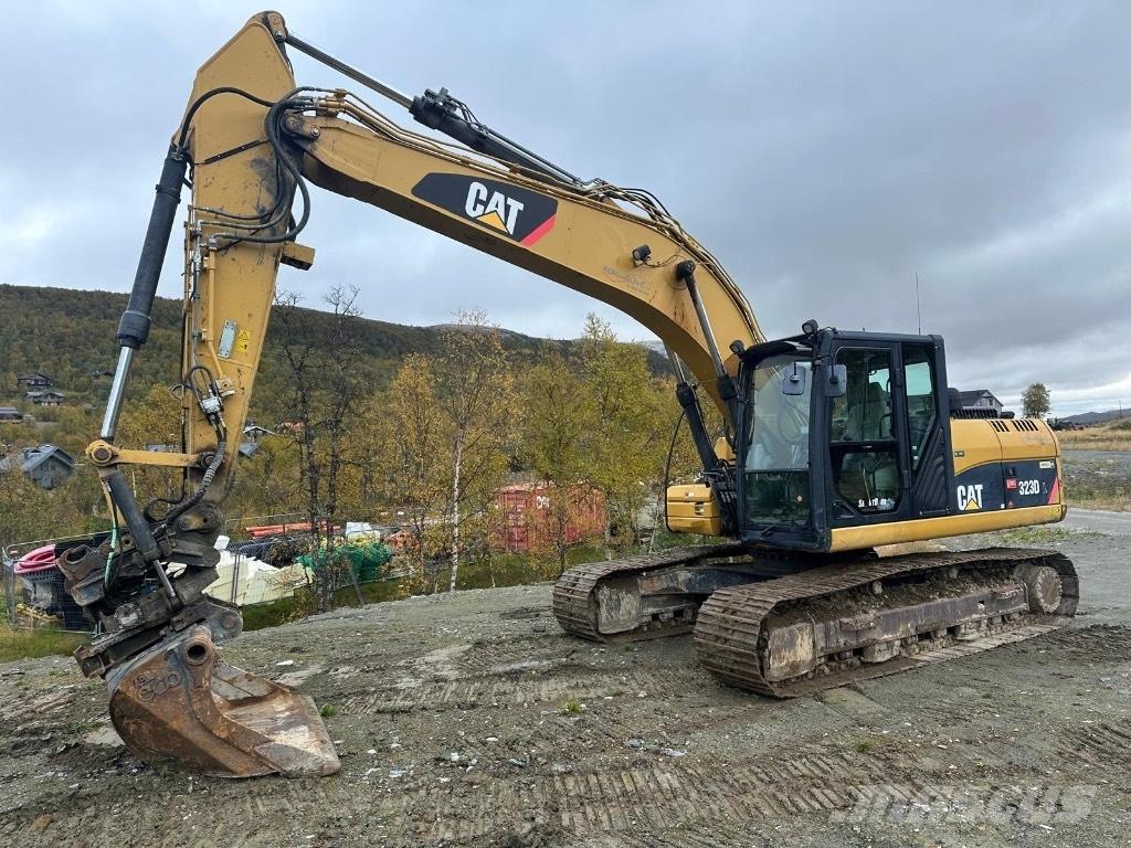 CAT 323 D L Pásové rýpadlá