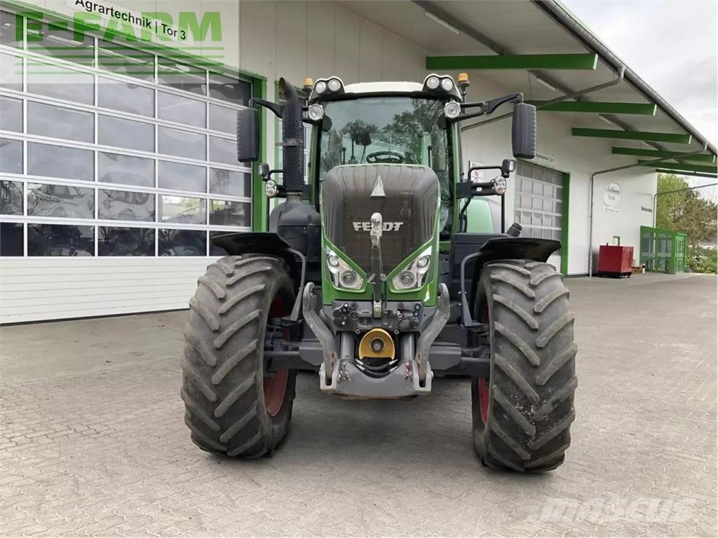 Fendt 826 vario s4 Traktory