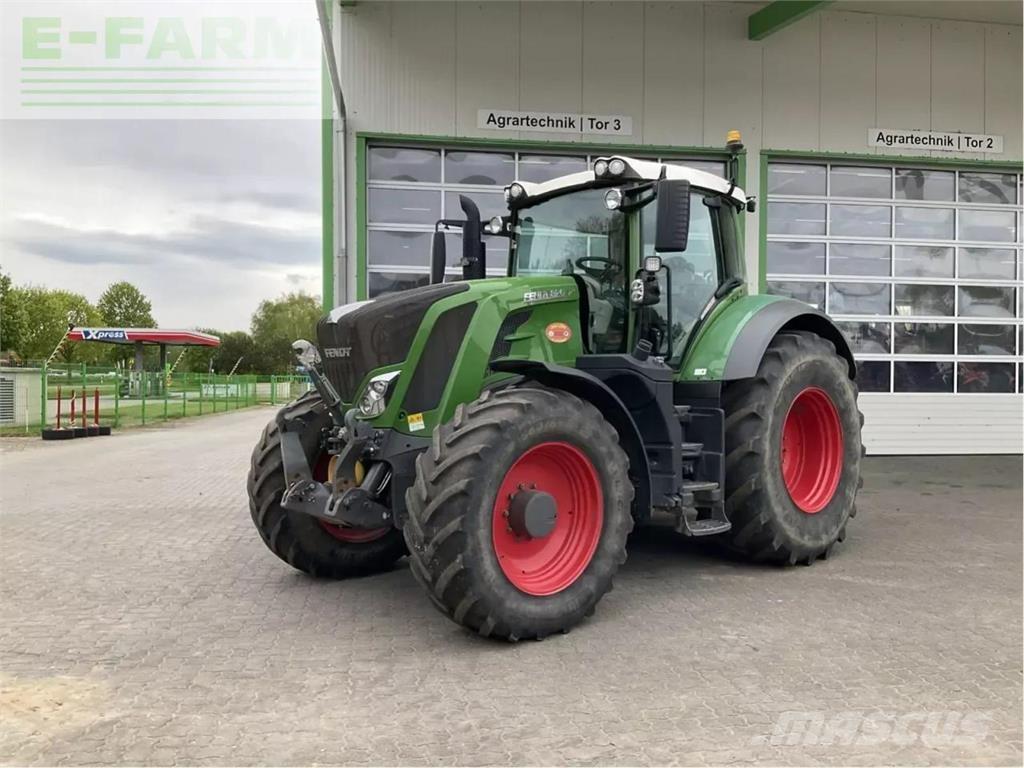 Fendt 826 vario s4 Traktory