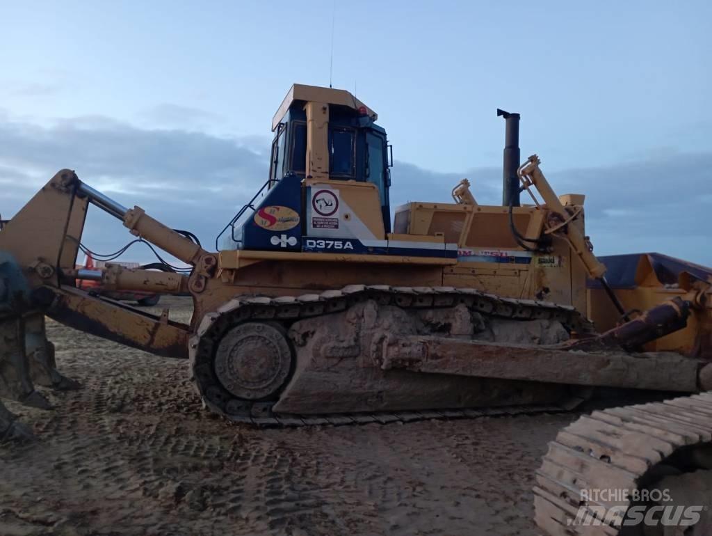 Komatsu D 375 A-2 Pásové dozéry