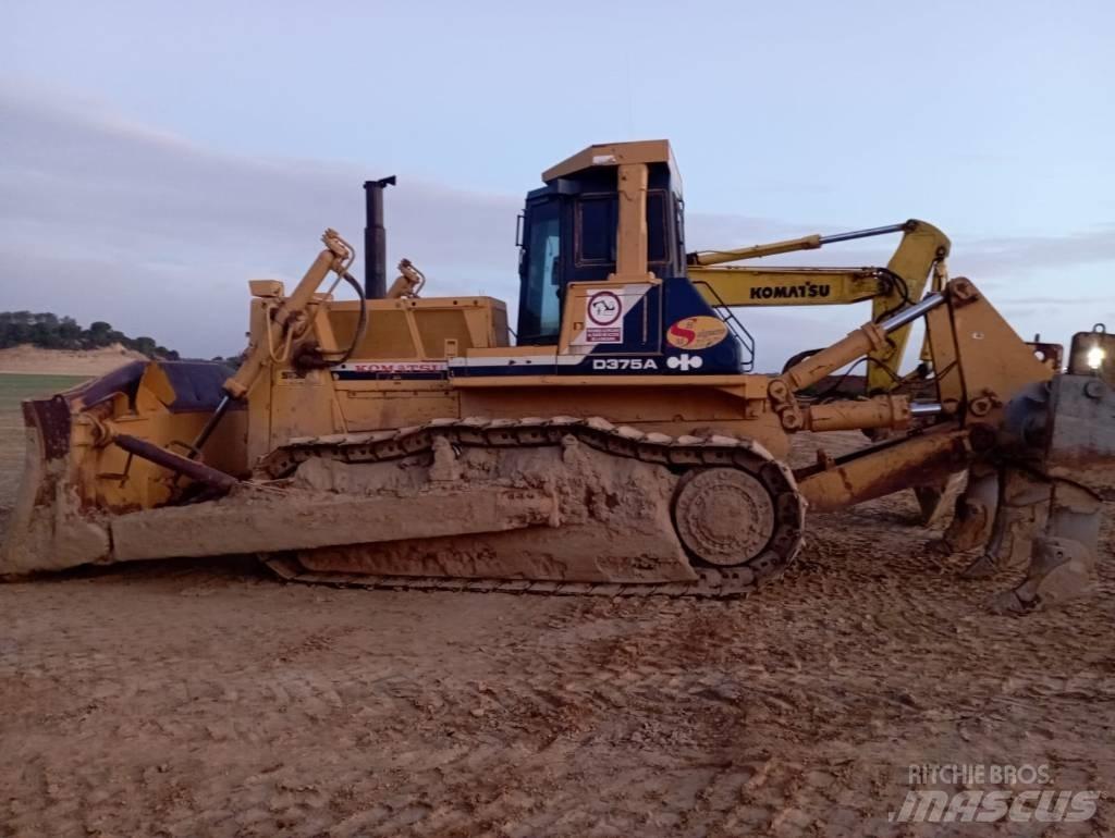 Komatsu D 375 A-2 Pásové dozéry