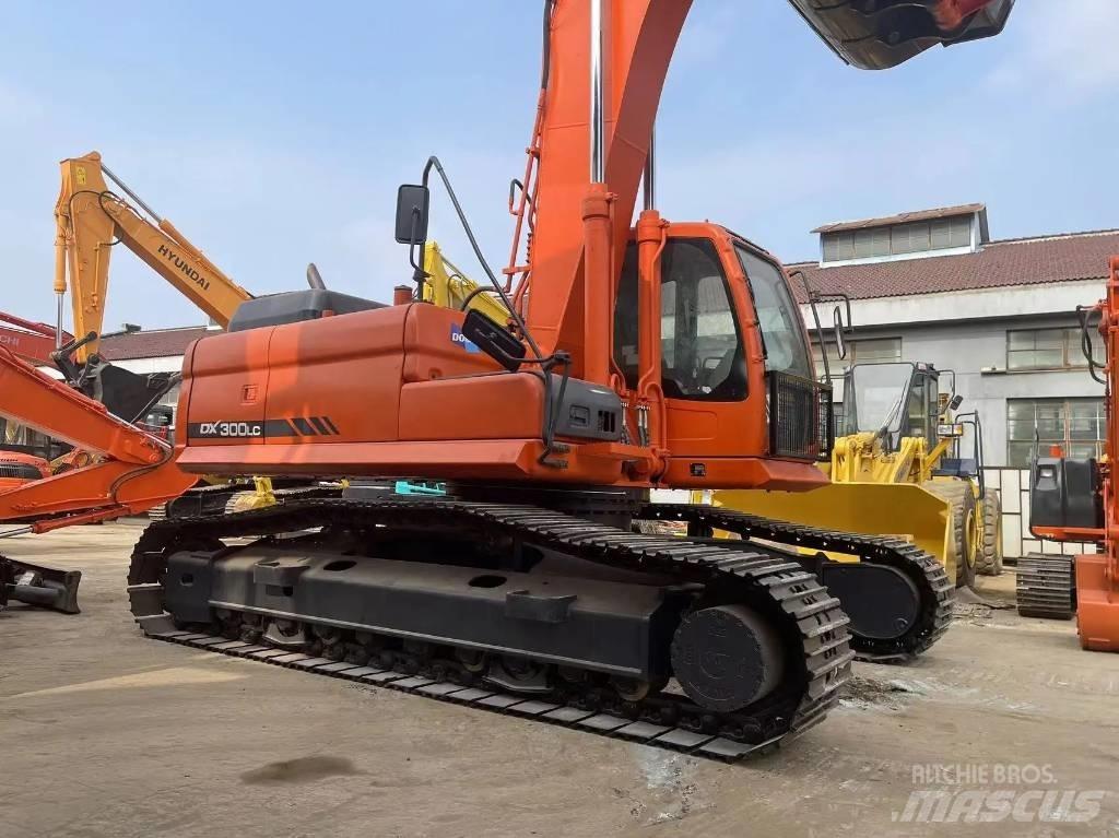 Doosan DX300LC Pásové rýpadlá