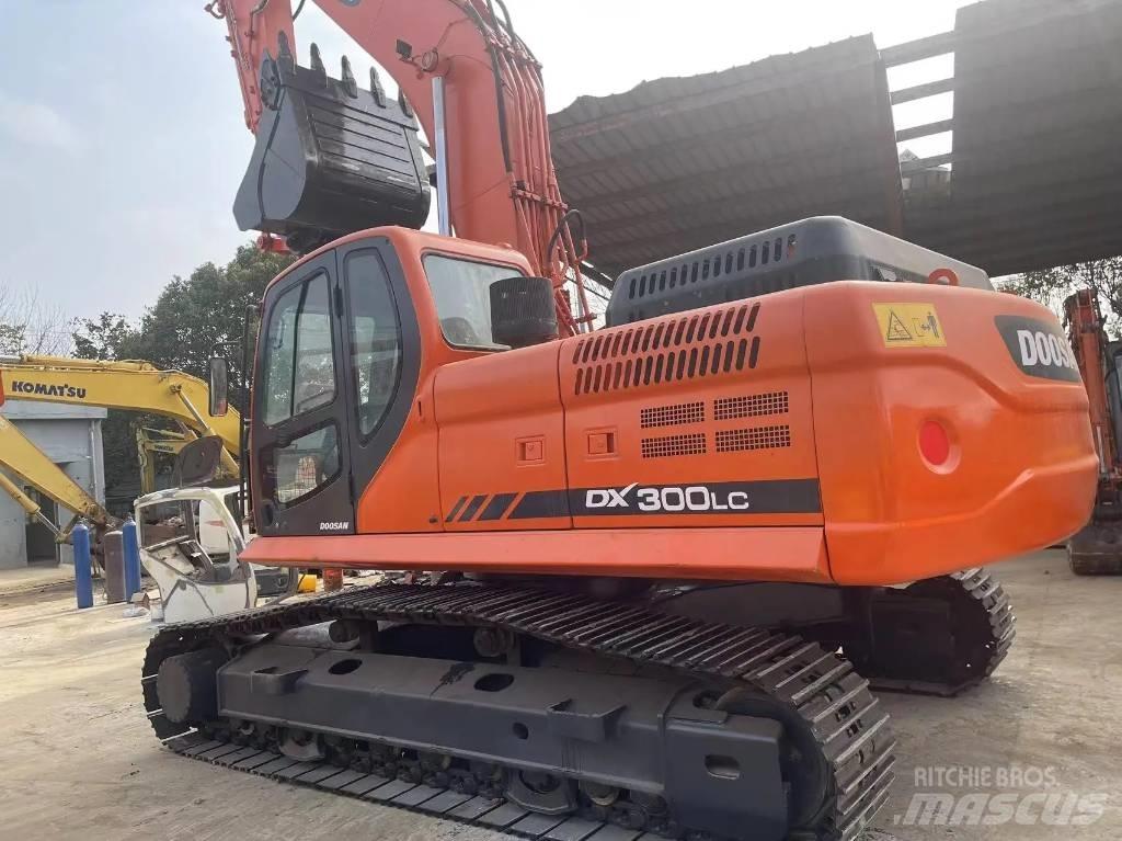 Doosan DX300LC Pásové rýpadlá
