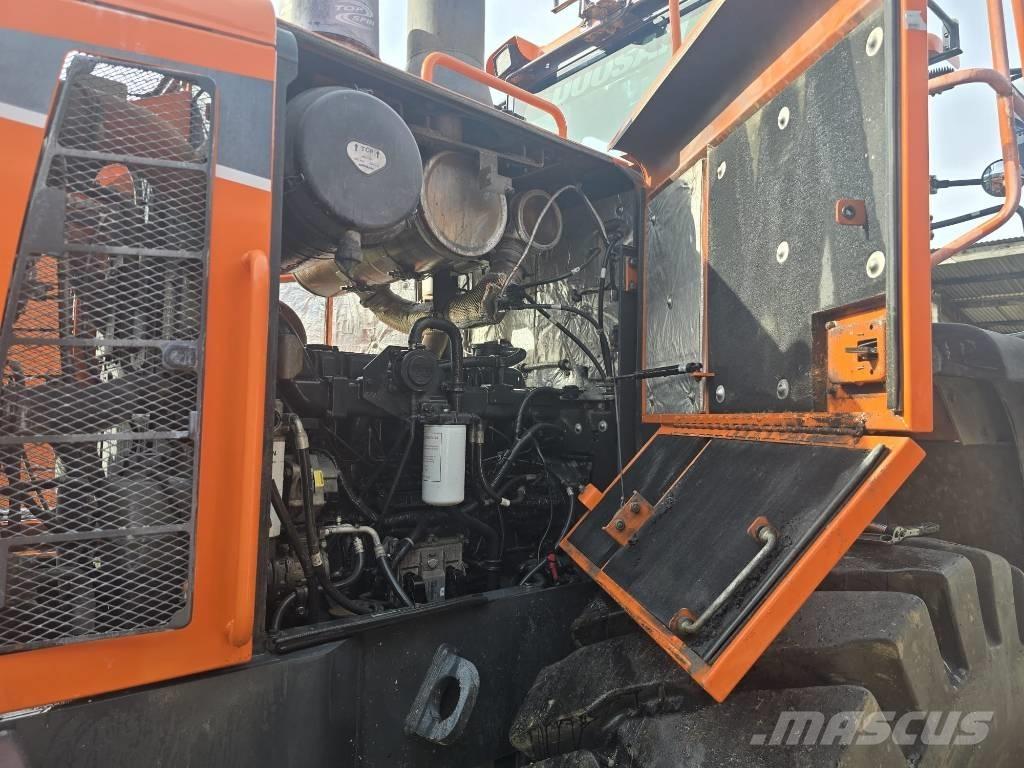 Doosan DL 300-5 Kolesové nakladače