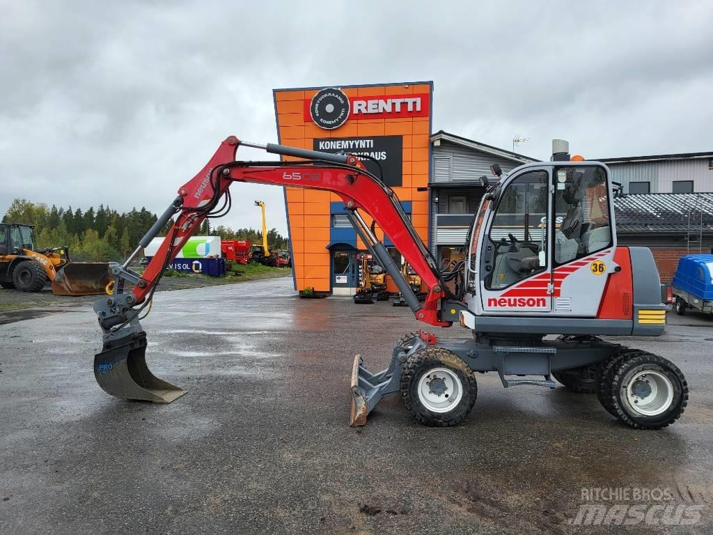Neuson 6502 WD Kolesové rýpadlá