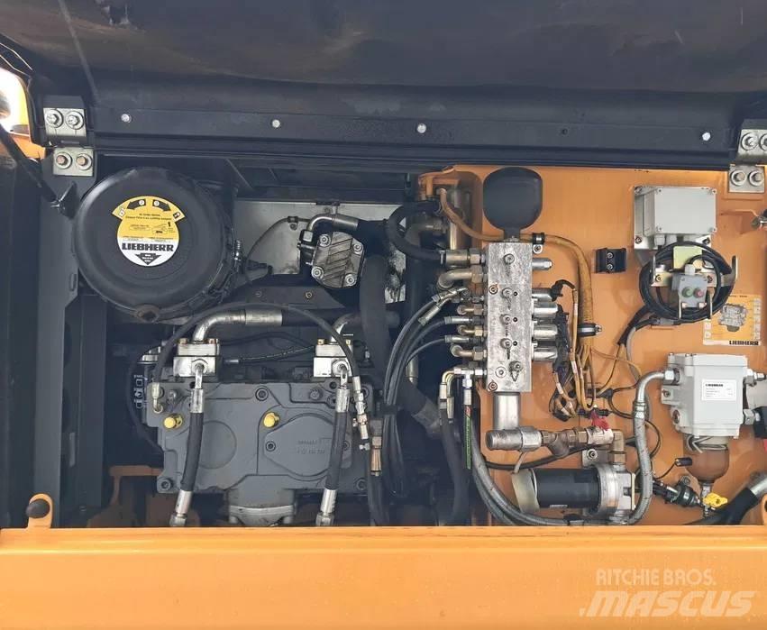 Liebherr R 926 LC Pásové rýpadlá