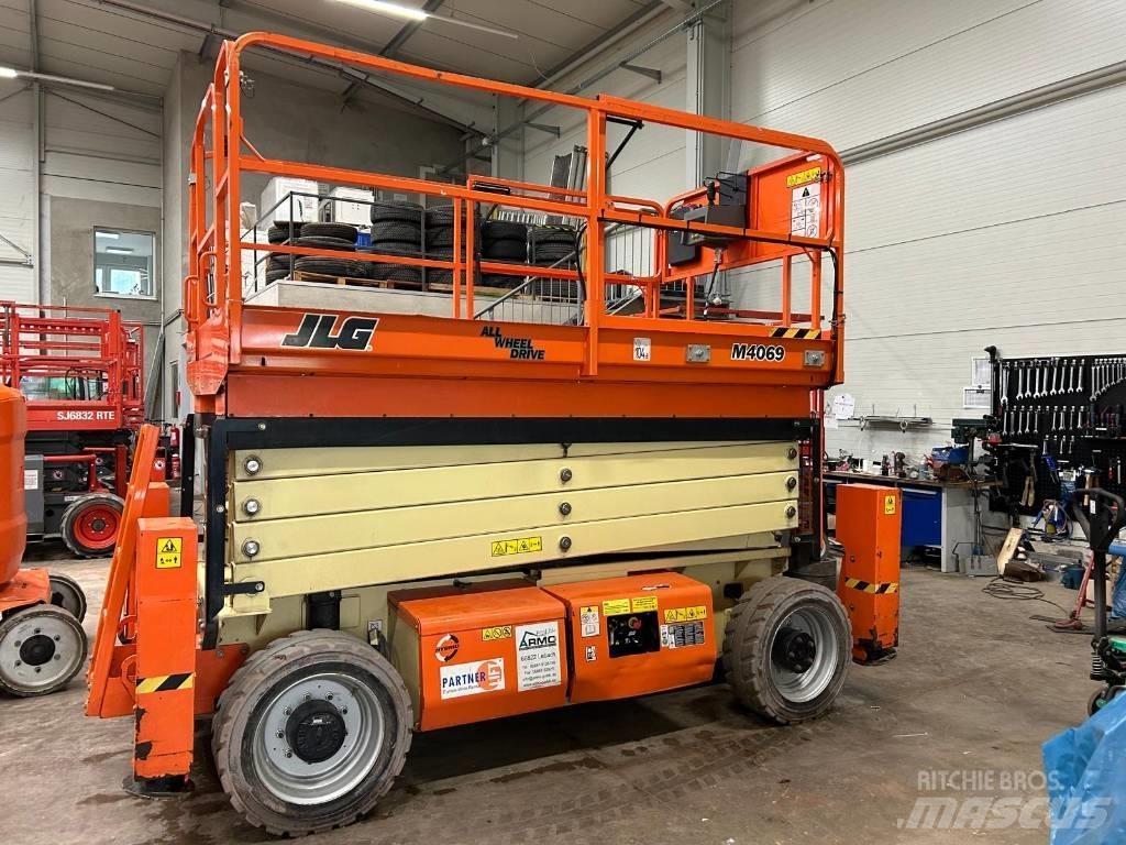 JLG M 4069 LE Nožnicové zdvíhacie plošiny